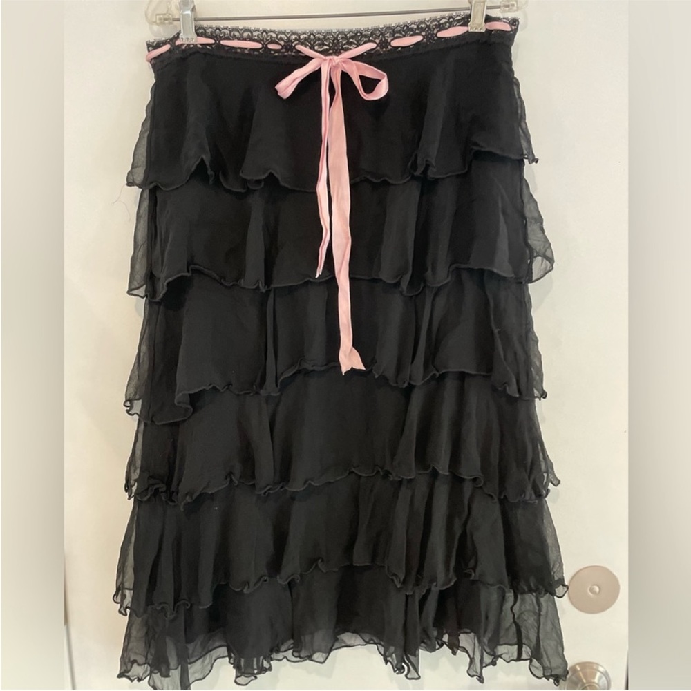 Betseyville by Betsey Johnson tired silk skirt. Sz 6. Adjustable waist, special